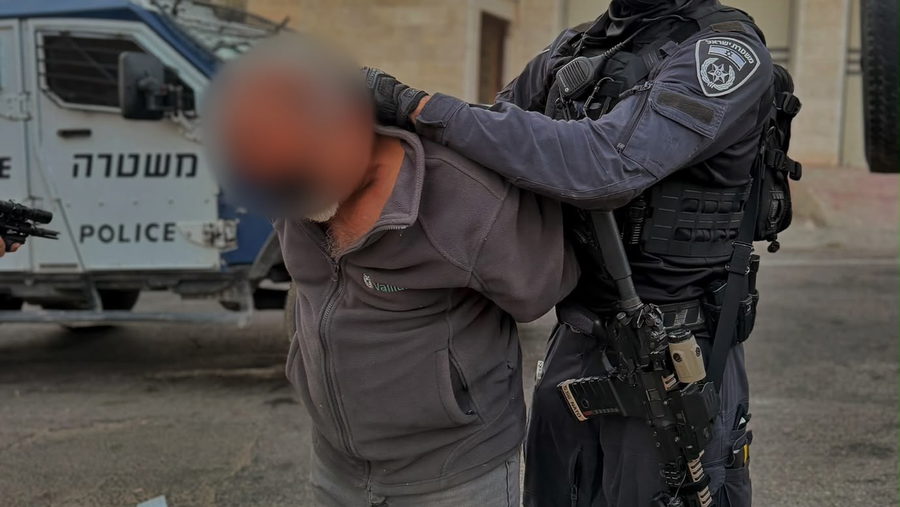 اعتقال 3 فلسطينيين من الخليل بشبهة التحريض ودعم حماس عبر مواقع التواصل