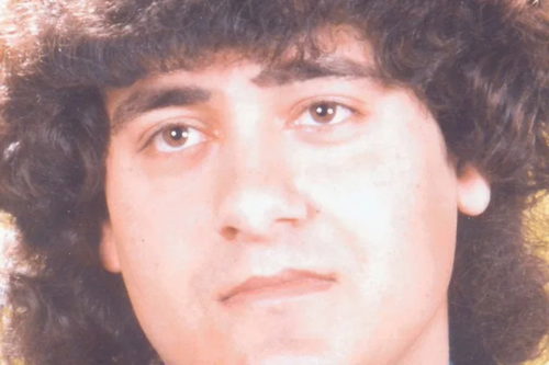 جُذورُنَا في الأرضِ رَاسِخَة