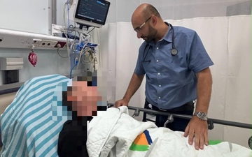 أزمة قلبية على عمق 25 مترًا في إيلات: د. ظاهر إغبارية يقود علاج غواص في مستشفى يوسفتال التابع لكلاليت