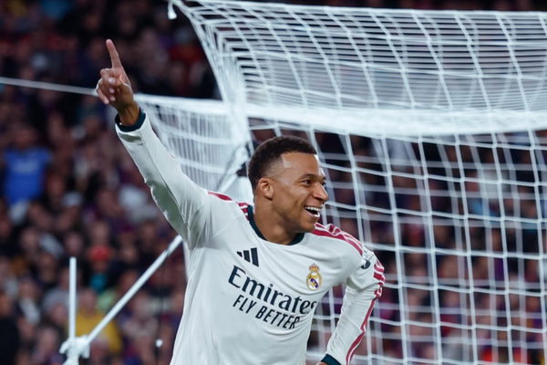 ريال مدريد يحسم الكلاسيكو بثنائية مبابي ويلحق أول هزيمة ببرشلونة