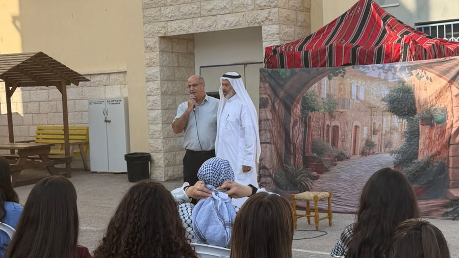 كابول: مدرسة السلام الشاملة تحتفي بتراث الأجداد وتجمع الأجيال على مائدة المحبة والأصالة