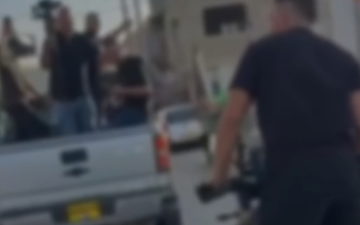 عرضوا مستخدمي الطريق للخطر! اعتقال أشخاص عدّة وضبط مركبات بشبهة القيادة بتهوّر خلال موكب زِفاف في الفريديس