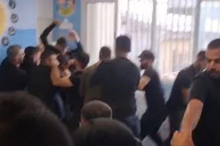 شجار بالأيدي داخل مركز اقتراع في رهط