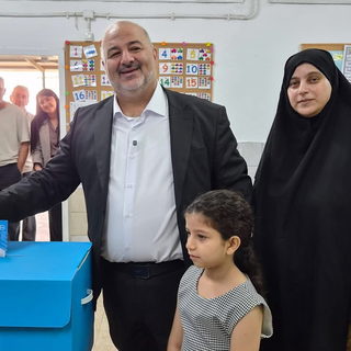 انتخابات الكنيست الـ26| رؤساء القوائم يدلون بأصواتهم وسط مشاركة واسعة من جمهور الناخبين
