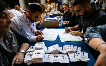 القائمة المشتركة ترتفع إلى 13 مقعدًا والأحزاب العربية إلى 19 مقابل 54 لمعسكر نتنياهو بعد فرز 70.7% من الأصوات