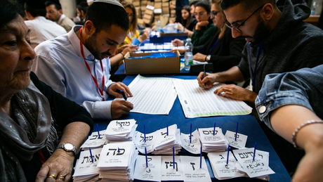 القائمة المشتركة ترتفع إلى 13 مقعدًا والأحزاب العربية إلى 19 مقابل 54 لمعسكر نتنياهو بعد فرز 70.7% من الأصوات
