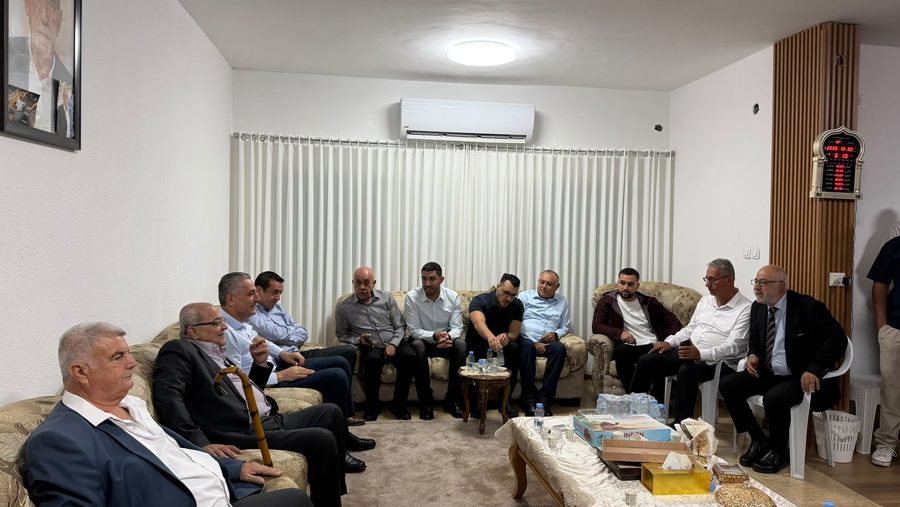 وفد موسّع من العربية للتغيير يهنّئ النائب أحمد فاروق دراوشة في بيته بقرية إكسال