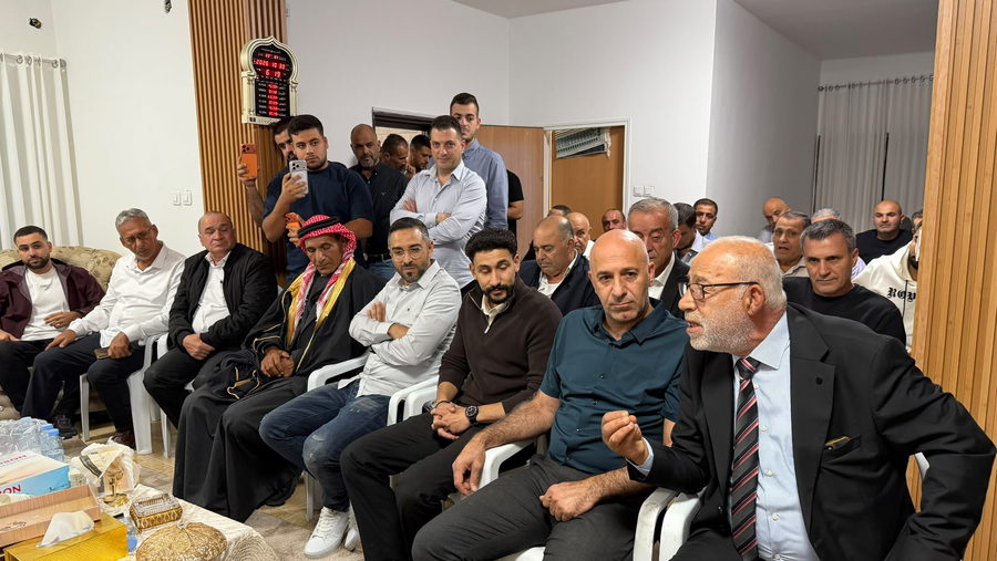 وفد موسّع من العربية للتغيير يهنّئ النائب أحمد فاروق دراوشة في بيته بقرية إكسال