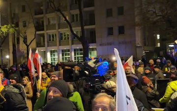 المحكمة الدستورية البولندية: البلاد تشهد "محاولة انقلاب" حكومي